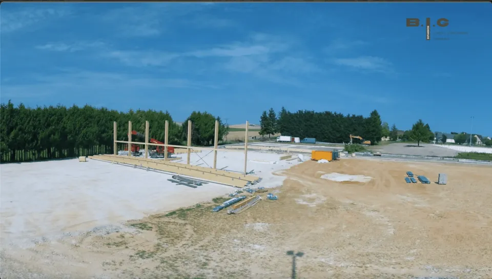 Assemblage de la couverture du complexe sportif de Montholon